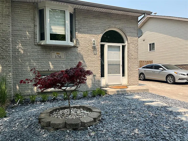176 Rivervilla Ct #UPPER — Photo 2