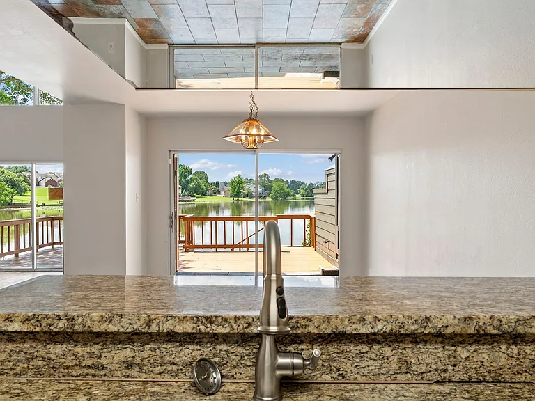 206 Waters Edge — Photo 12