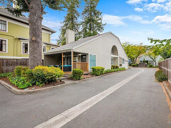 2nd image of 429 Carrillo Street