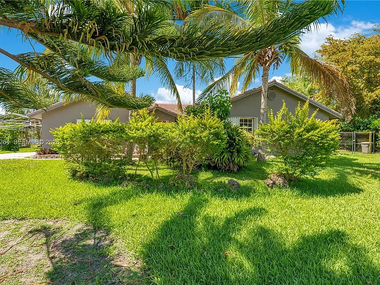 15241 SW 150th St — Photo 15