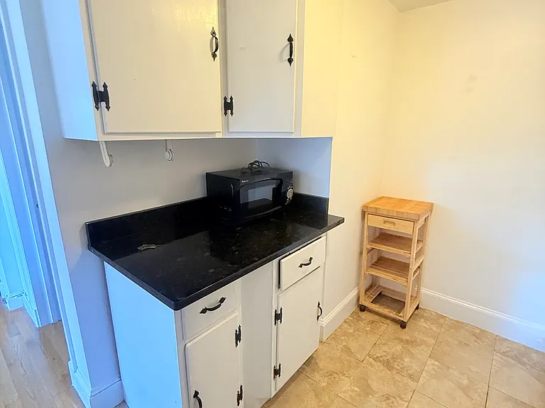 278 Harvard St #10 — Photo 9