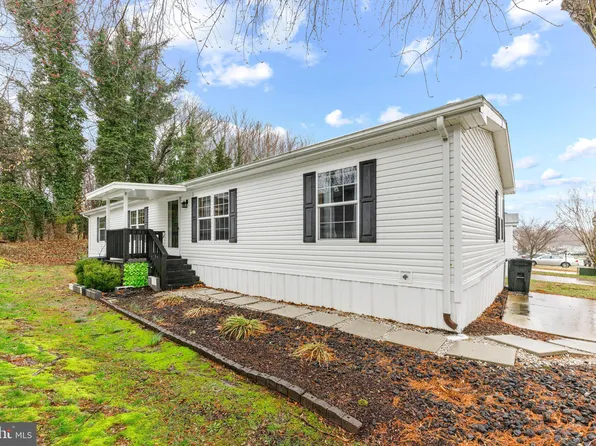 81B Edward Ln, Lothian, MD 20711