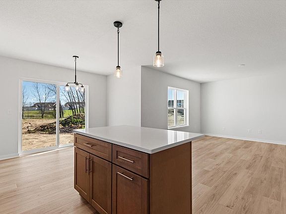 4th image of 609 Belmont DRIVE