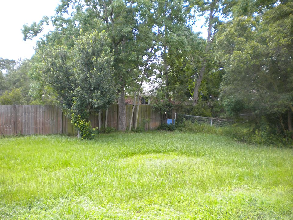 2nd image of 1025 Willow Lake Cir