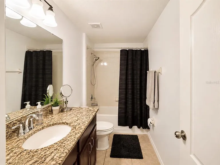 12820 Strode Ln — Photo 24