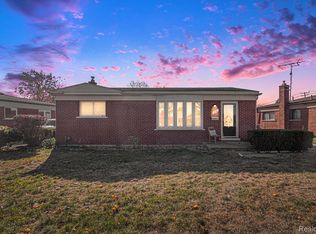 9448 Blaty St, Taylor, MI 48180