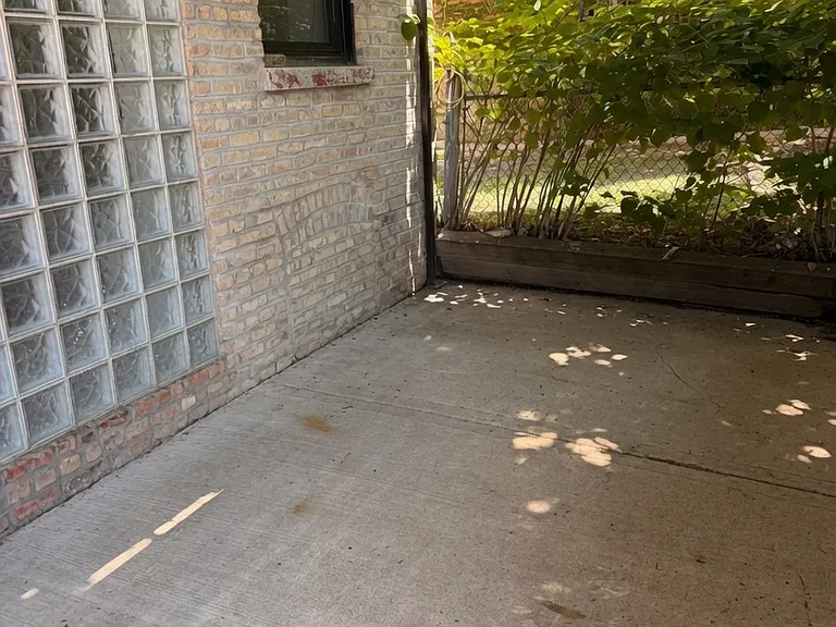 1741 W Erie St #1R — Photo 20