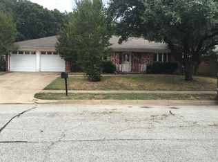 3116 Spring Lake Dr, Bedford, TX 76021