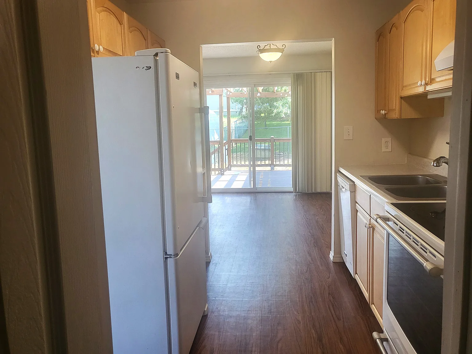 3 bed, 2668 sqft, $2,250 — Photo 3