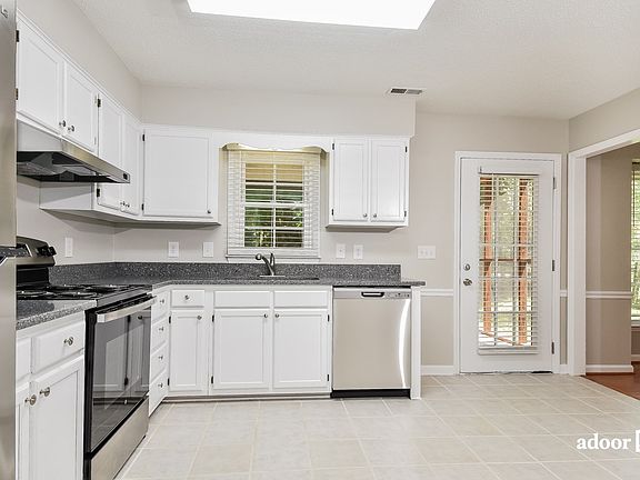 3rd image of 200 Saint Regis Ln