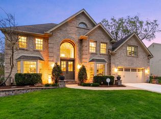 6S223 New Castle Rd, Naperville, IL 60540