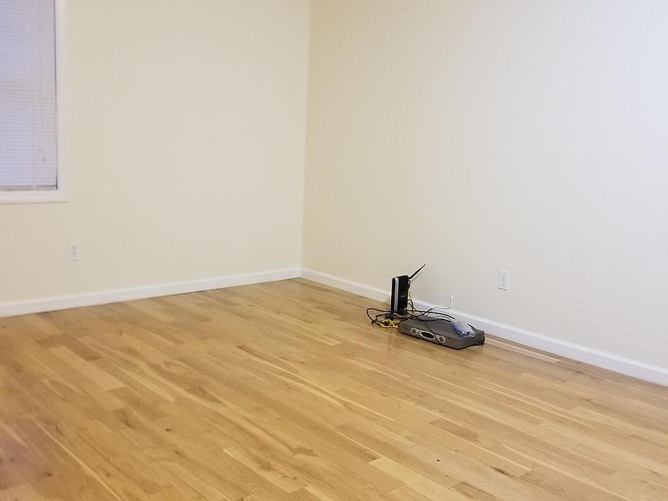 1st image of 1631 200th St