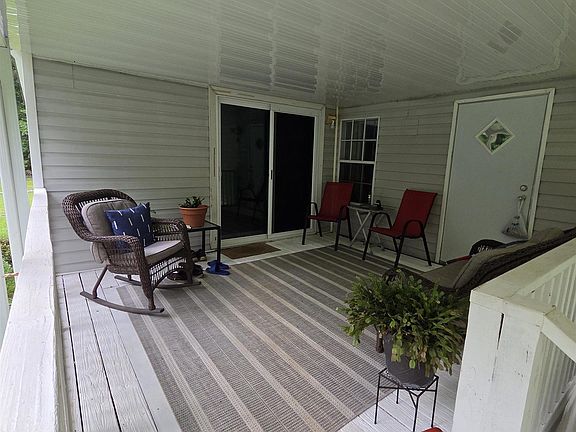 4th image of 1618 Hickory Hill Rd