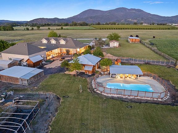 4th image of 3050 Big Valley Road