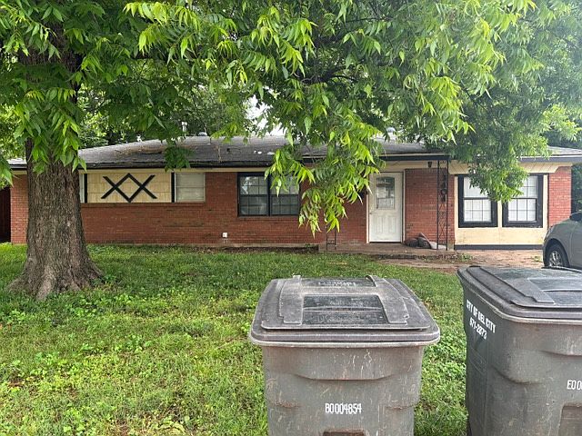 1st image of 3404 SE 27th St