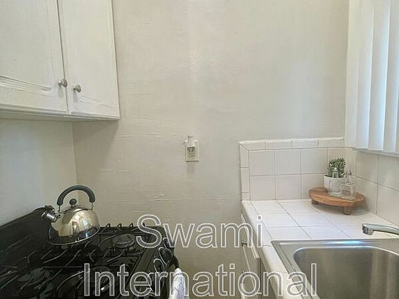 3rd image of 521 N Avalon Blvd APT 102