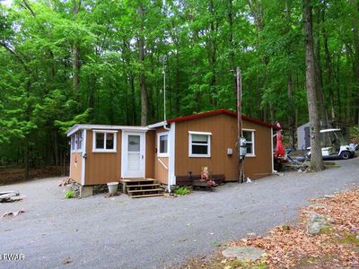 995 Well Dr, Tafton, PA, 18464