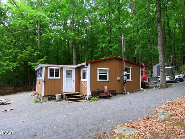 995 Well Dr, Tafton, PA 18464