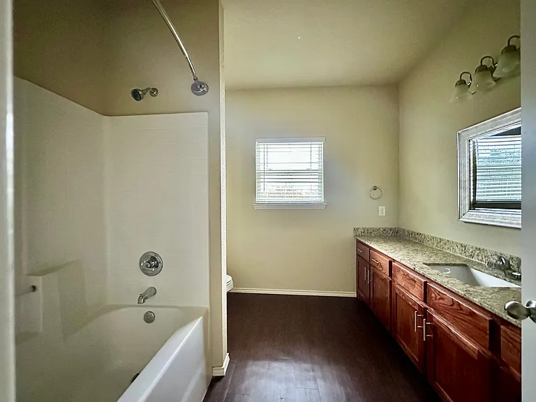 3508 S 4th St — Photo 9