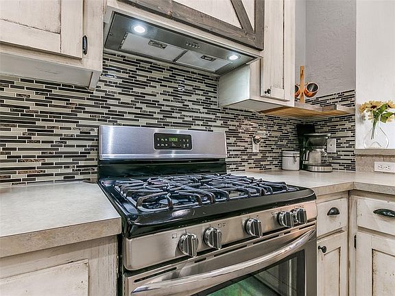 5th image of 541 E Elder Ln