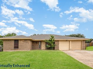 712 Springhill Dr, Hurst, TX 76054