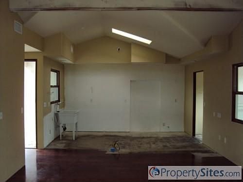 2nd image of 4295 Moraga Ave