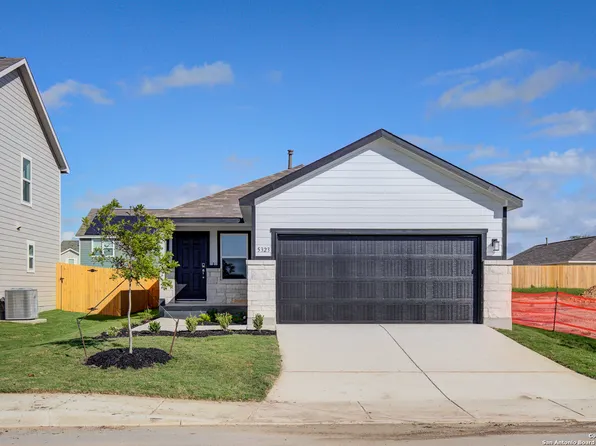 5323 Franklin Hills, Von Ormy, TX 78073