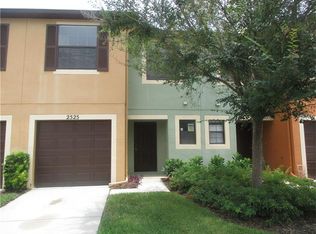 2525 Edgewater Falls Dr, Brandon, FL 33511