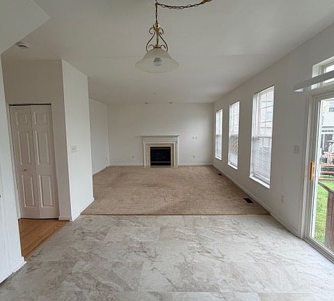5th image of 174 Tweedsmere Dr