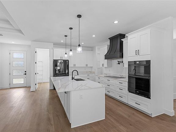4th image of 8090 Nordica Rd