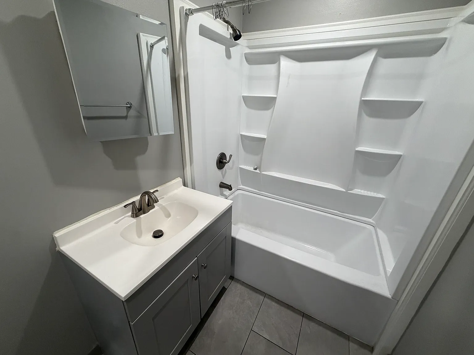 2 bed, 700 sqft, $1,000 — Photo 3