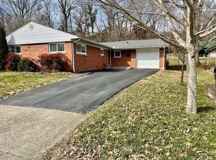 115 Walnut St, Berea, KY 40403