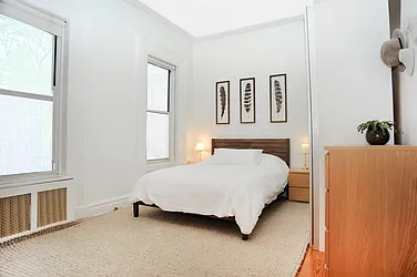 Rented by R New York