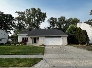 460 Evaline Ave, Troy, MI 48085