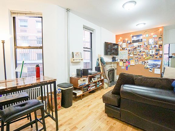 2nd image of 17 Stuyvesant St APT 8
