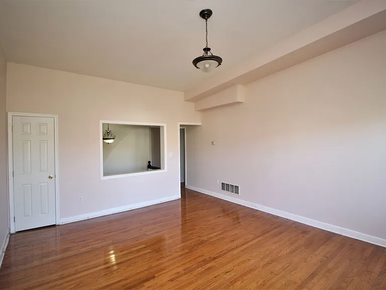 2501 Maryland Ave — Photo 8