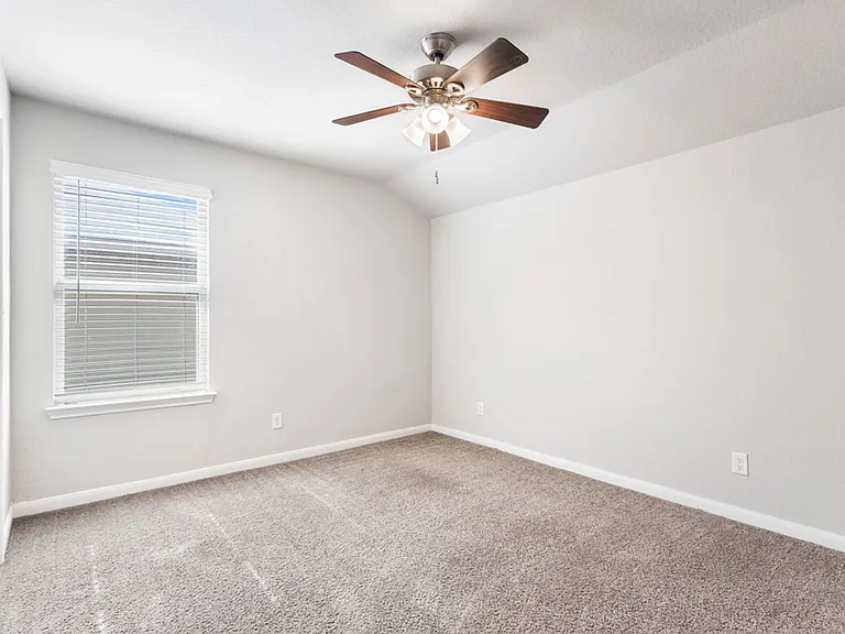 15136 Pandion Dr — Photo 18