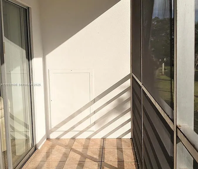 250 Suffolk Dr #250-F — Photo 12