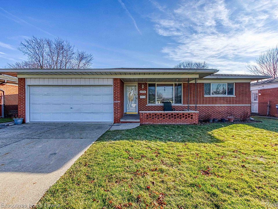 1st image of 27358 Newport Dr