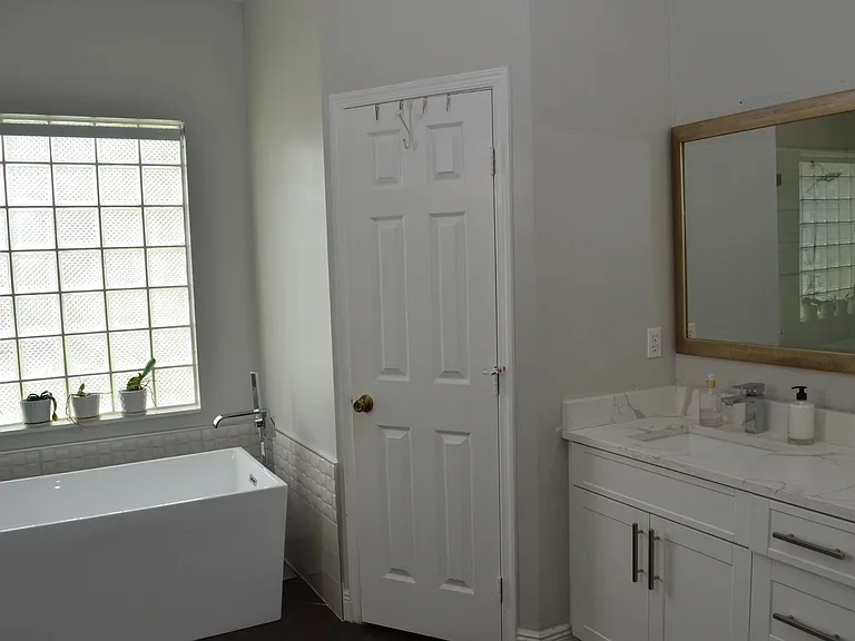 9242 Olmstead Dr — Photo 19
