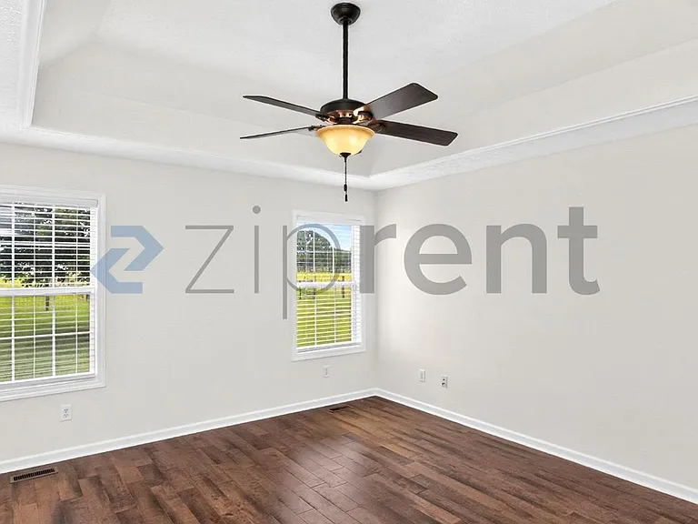 720 Rock Springs Rd — Photo 29