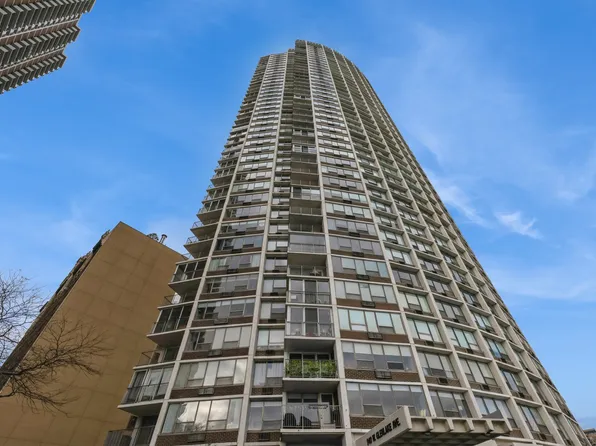 940 W Glenlake Ave #39D, Chicago, IL 60660