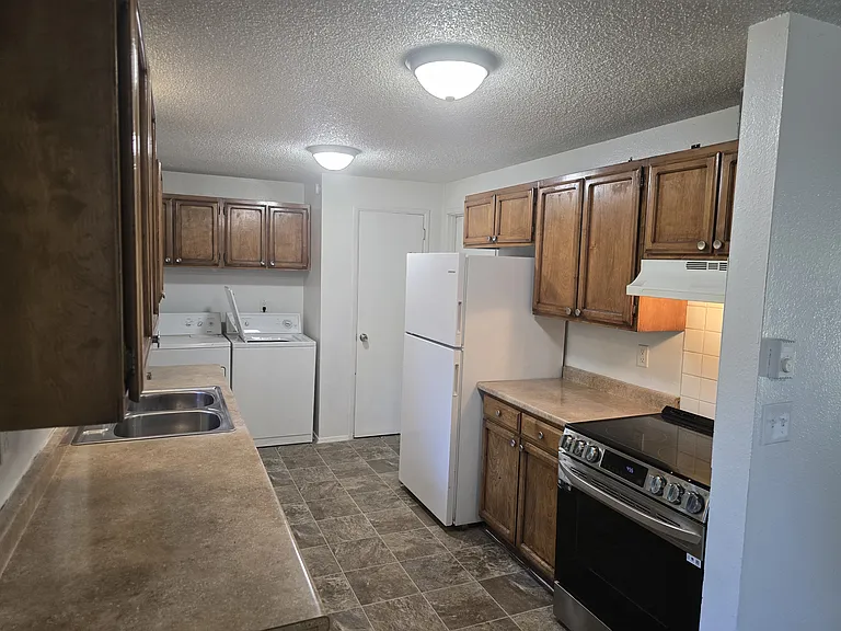 9625 Evergreen Valley Rd SE #B — Photo 6