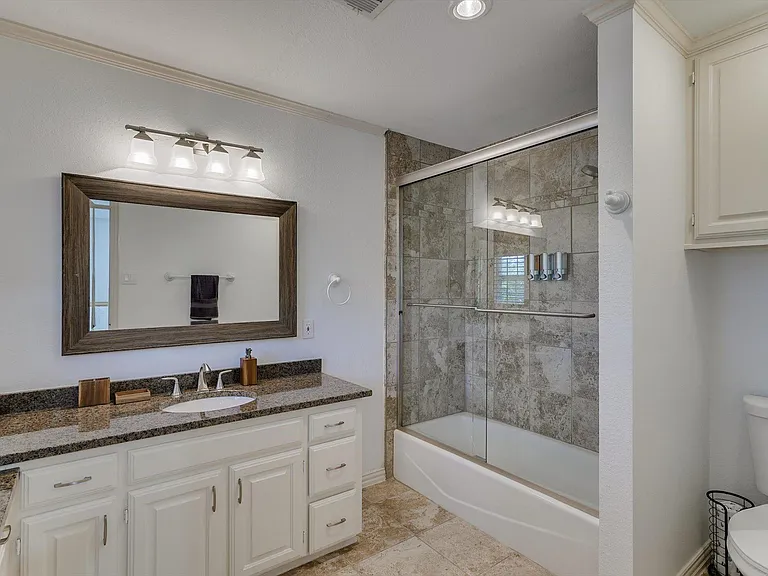 1811 Forest Meadow Ln — Photo 32