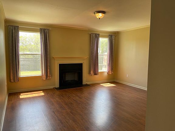 3rd image of 10037 Sandhill Ct