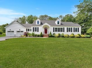 2 Doby Rd, Randolph, NJ 07945