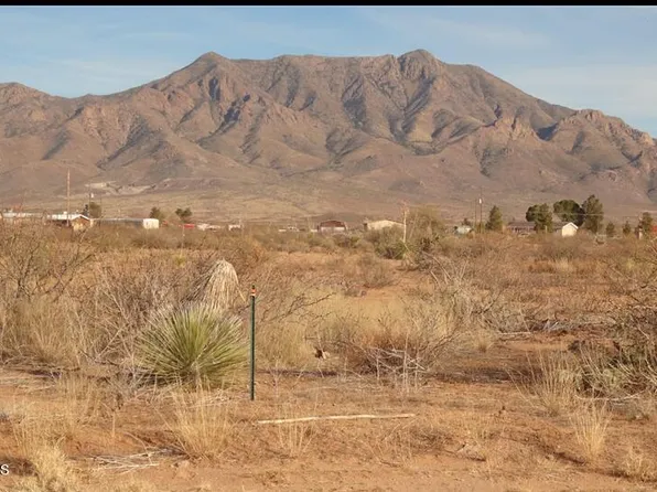 5047 Balsam Rd, Las Cruces, NM 88011