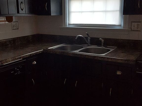 3rd image of 2211 Lashley Ln