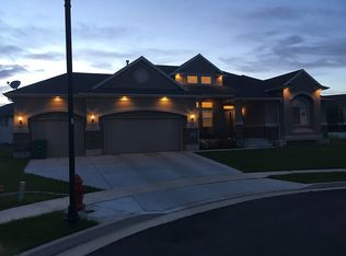 5944 W Cliff Rose Ct, West Jordan, UT 84081