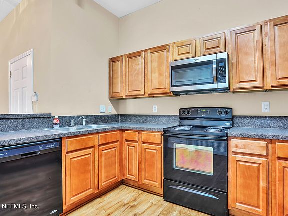 3rd image of 5201 Playpen Dr Unit 1